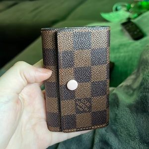 Brown checkered 6 ring key holder
